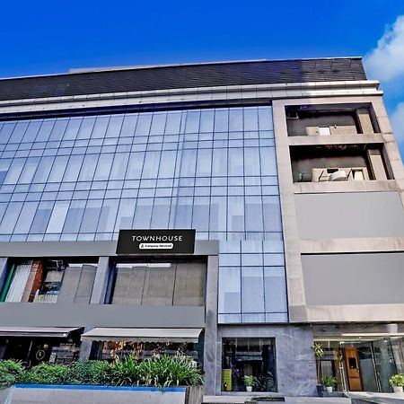 Super Townhouse Pbg Mall Vashi Turambhe Exterior foto