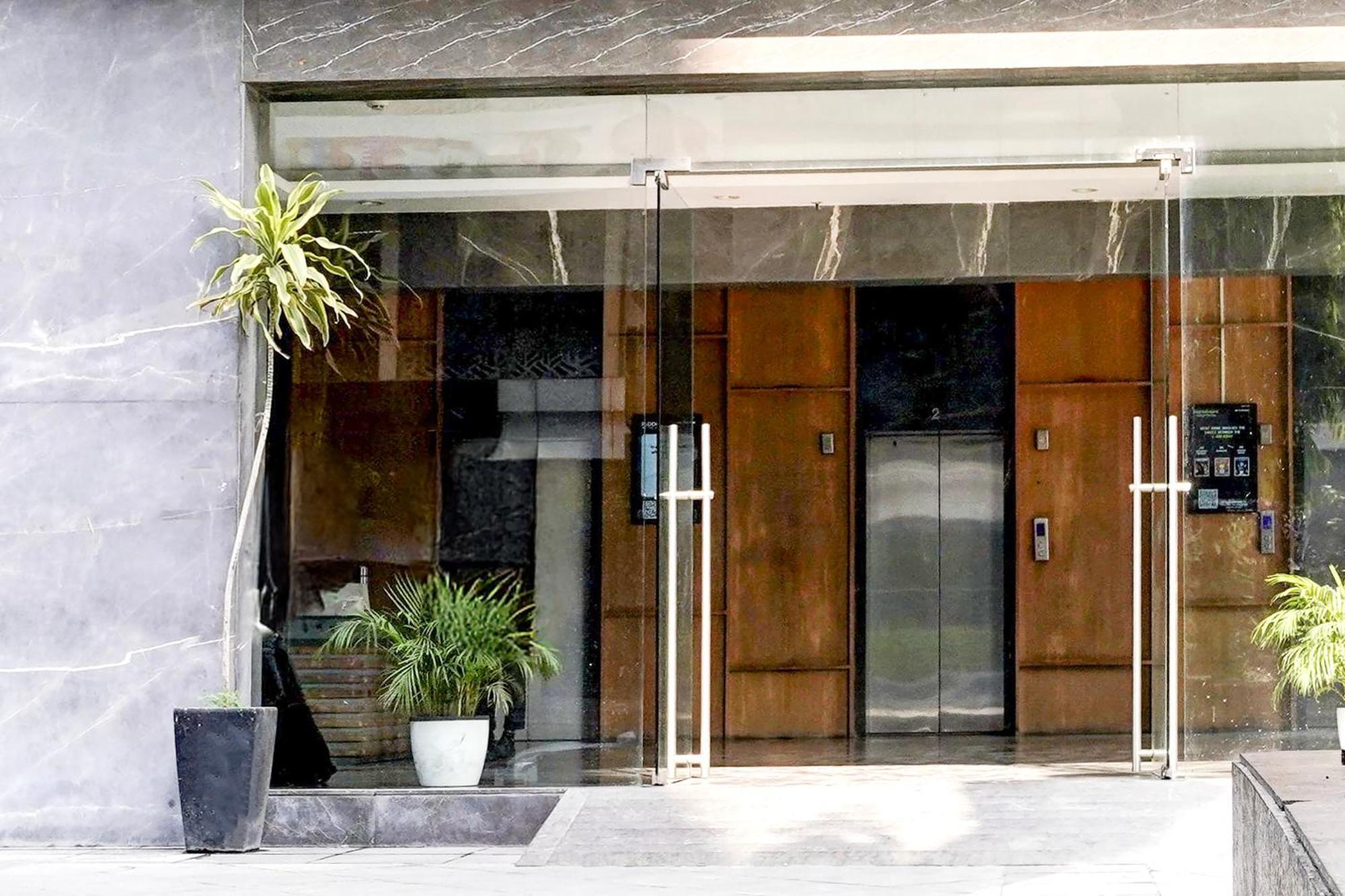 Super Townhouse Pbg Mall Vashi Turambhe Exterior foto