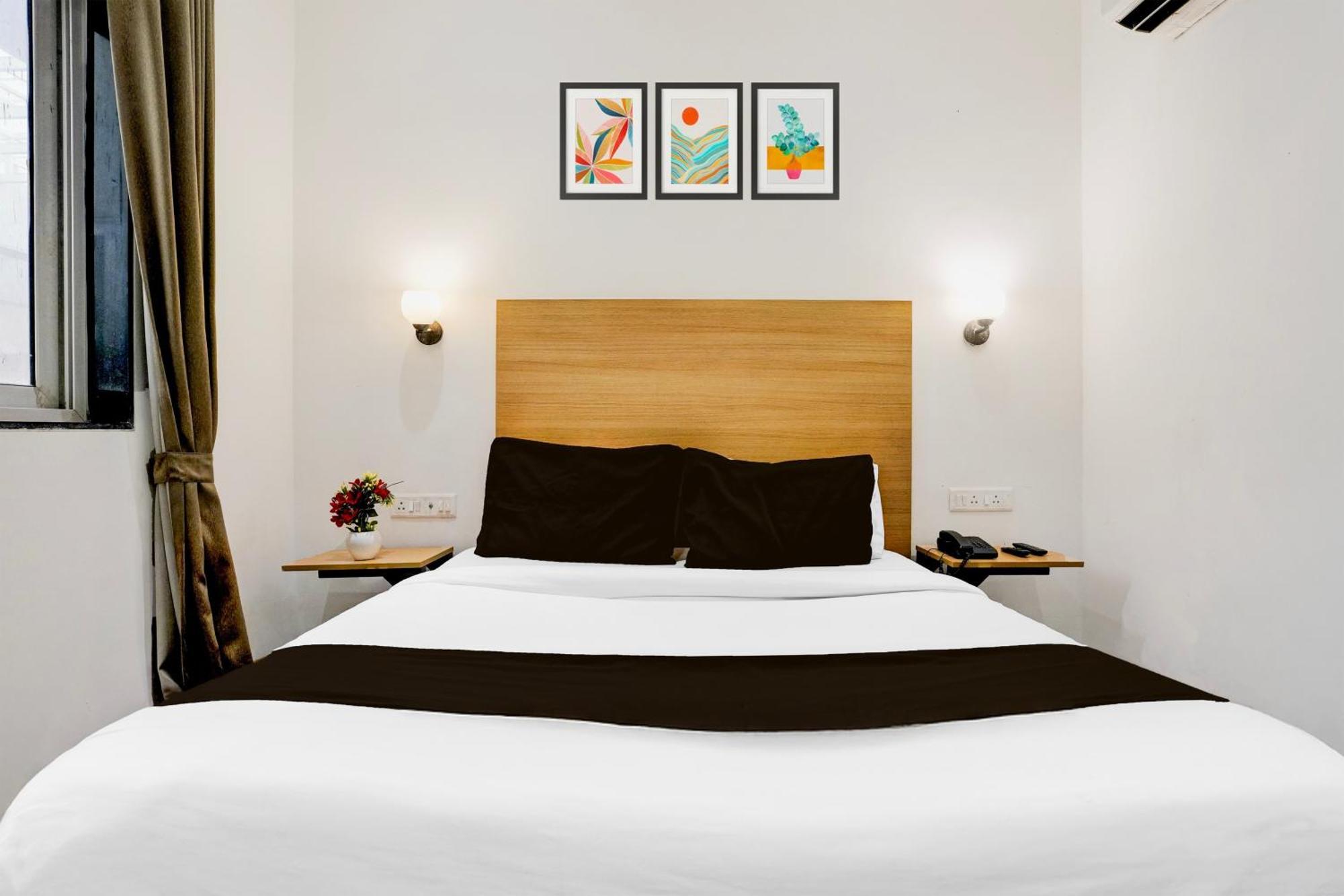 Super Townhouse Pbg Mall Vashi Turambhe Exterior foto